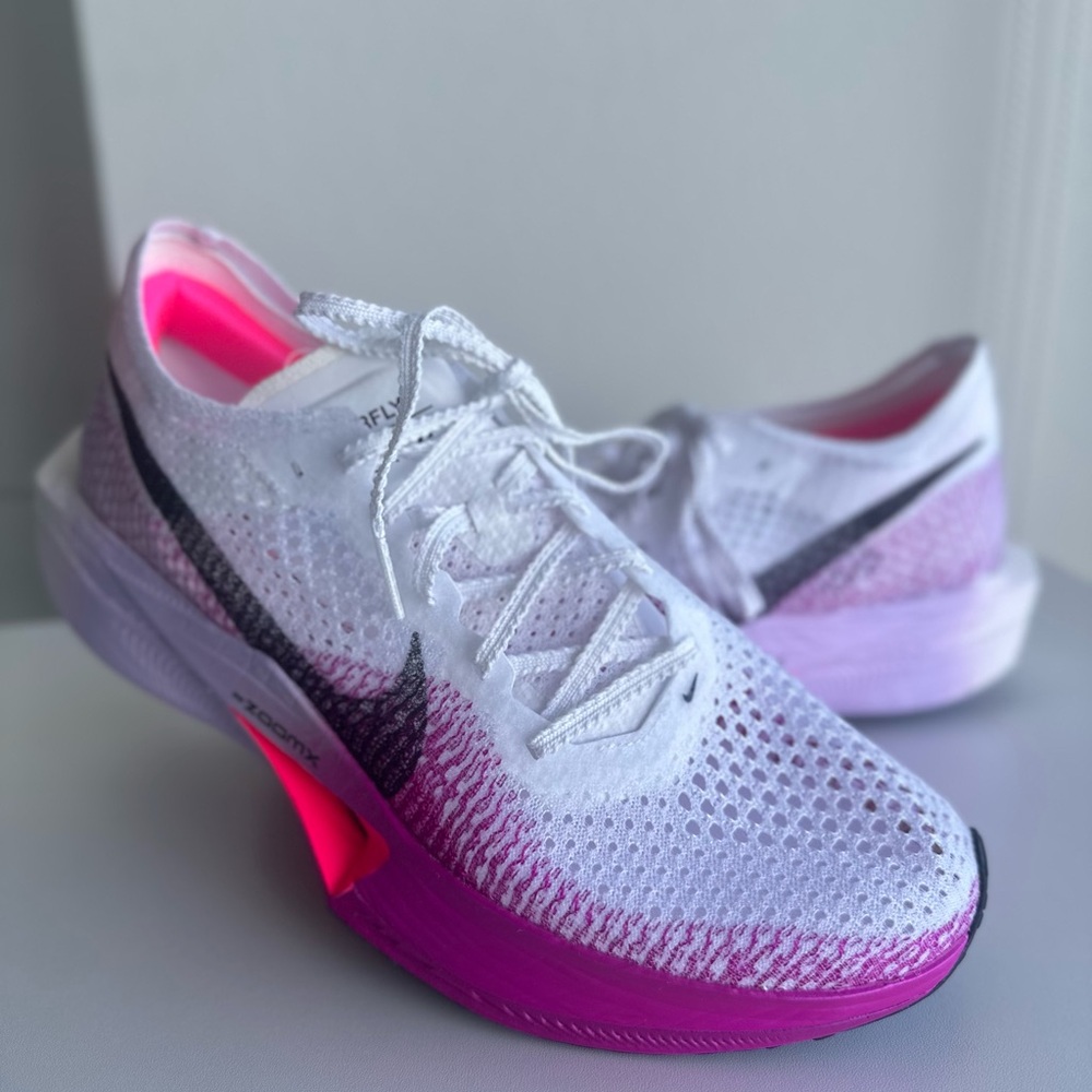 Nike Women's White and Pink Athletic Shoes